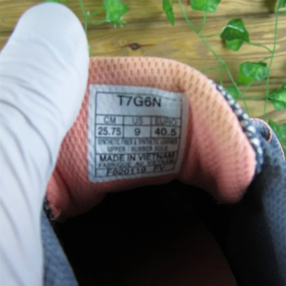 Asics women venture